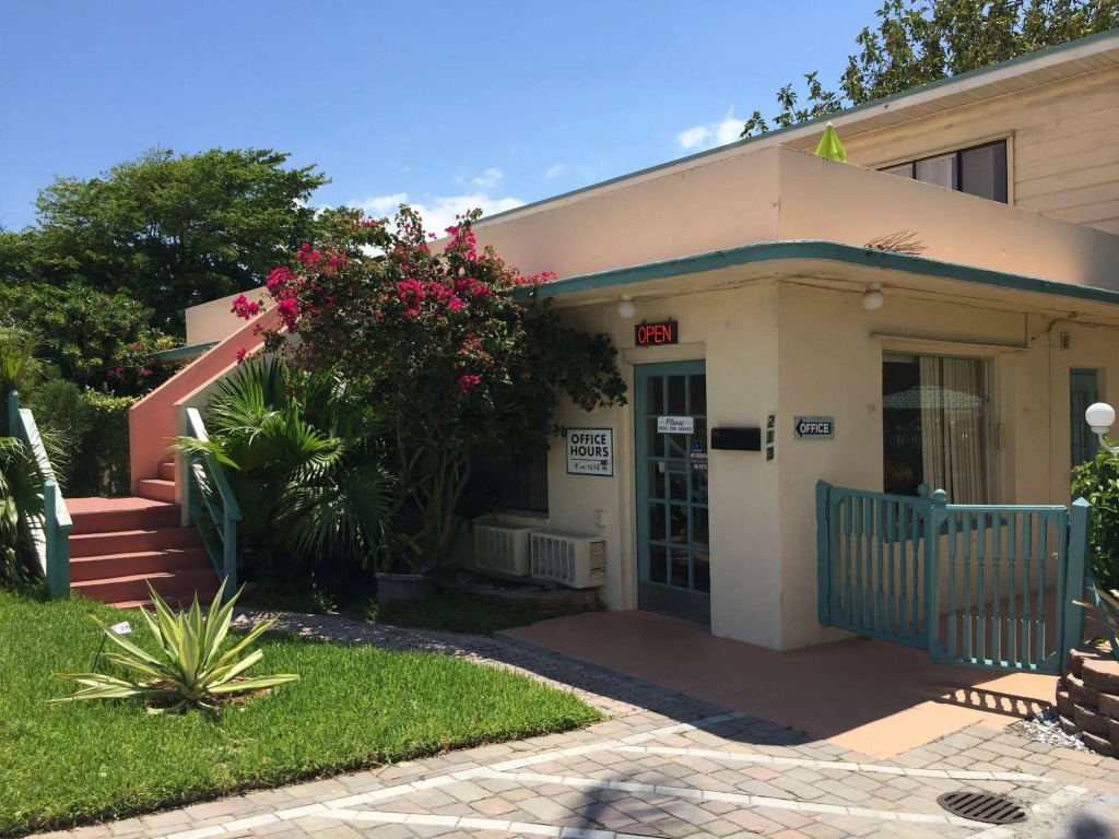 Sea Cove Motel