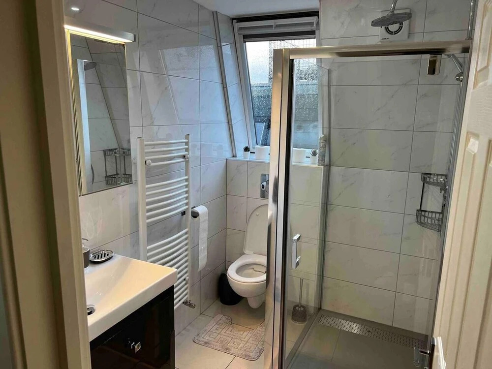 Lovely 3-bed Flat in London