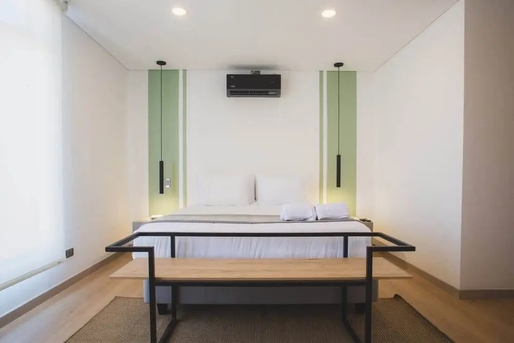 Cool 3 BR W/ Balcony in Laureles Medellín