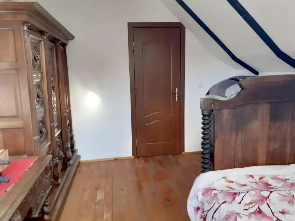 5 bedrooms chalet with city view enclosed garden and wifi at Busteni 1 km away from the slopes