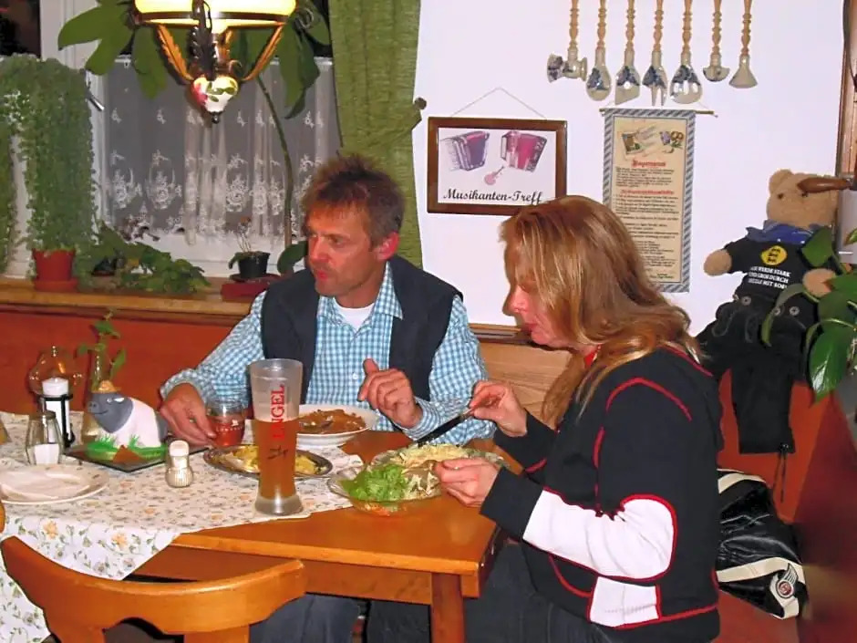 Hotel-Pension-Waldblick