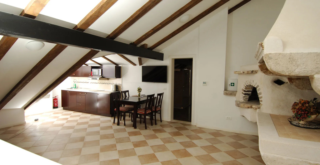 SUNce Palace Apartments with free offsite parking