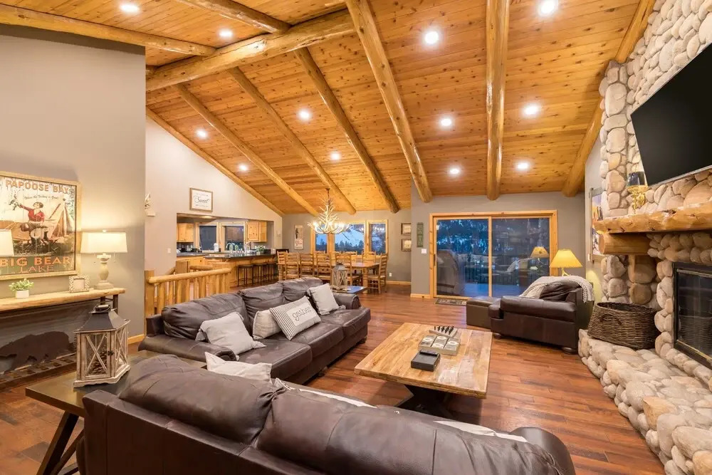 38 - Cooper's Hideaway 5 Bedroom Home by Redawning