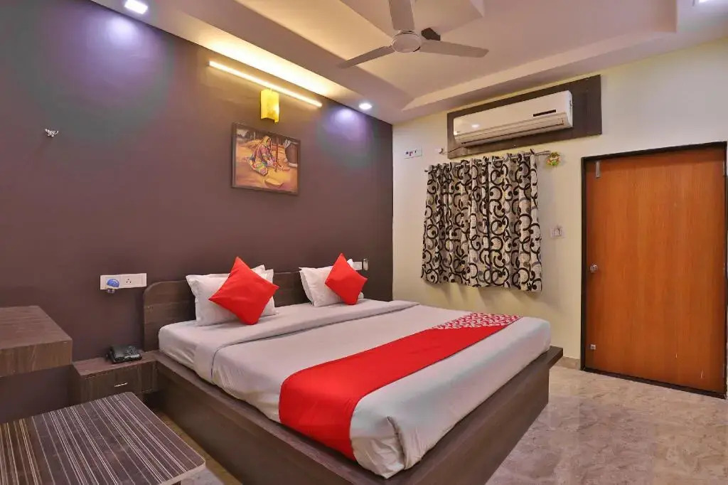Hotel Royal Palace by OYO Rooms