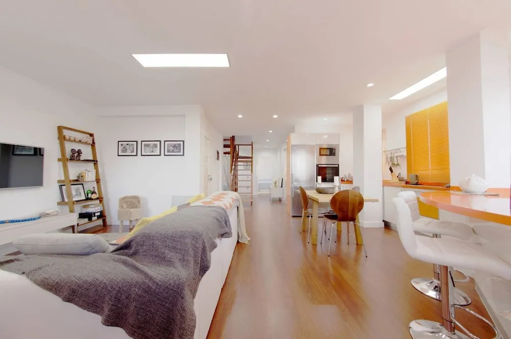 Duplex nuevo y moderno con terraza