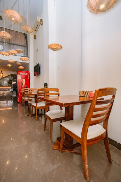 Canary Saigon Hotel