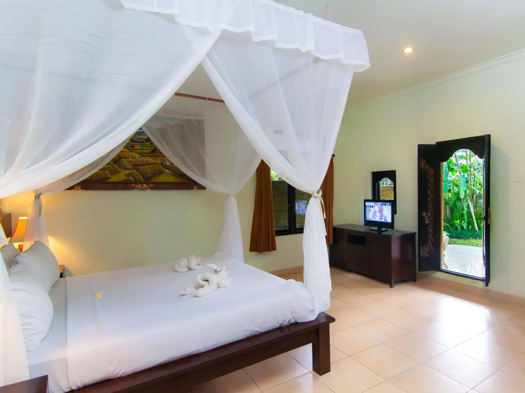 Outpost Ubud Nyuh Kuning Live