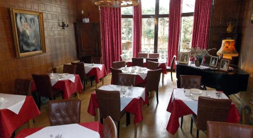 Dillons Hotel - B&B