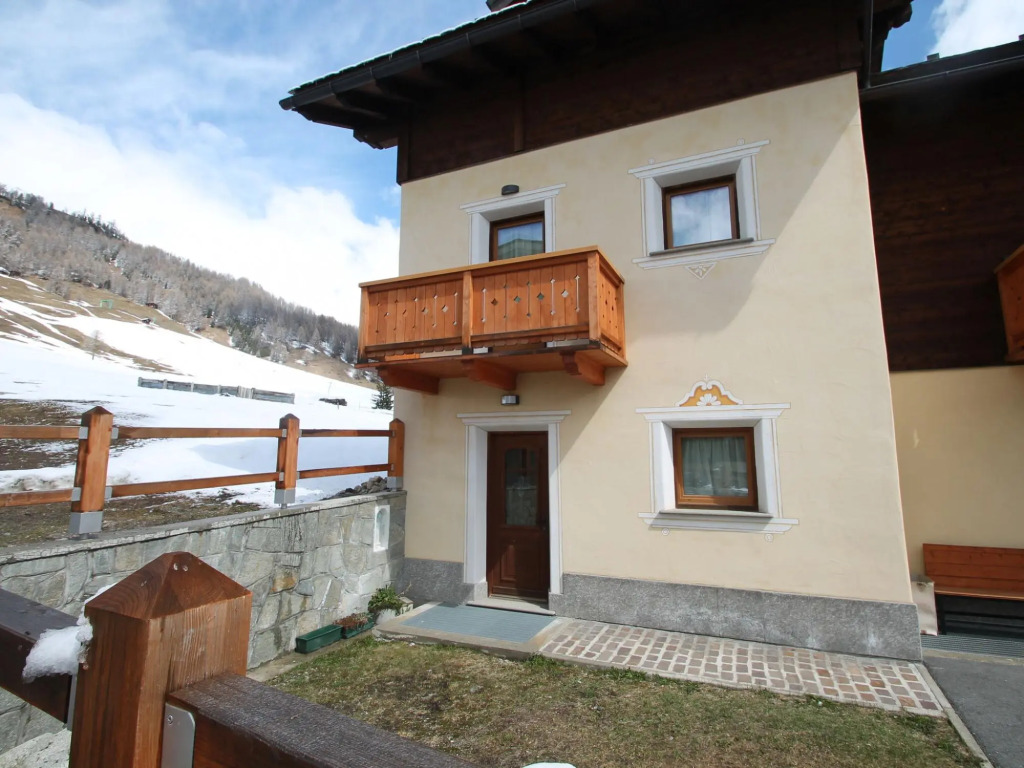 Stunning Holiday Home in Livigno near Ski Lift