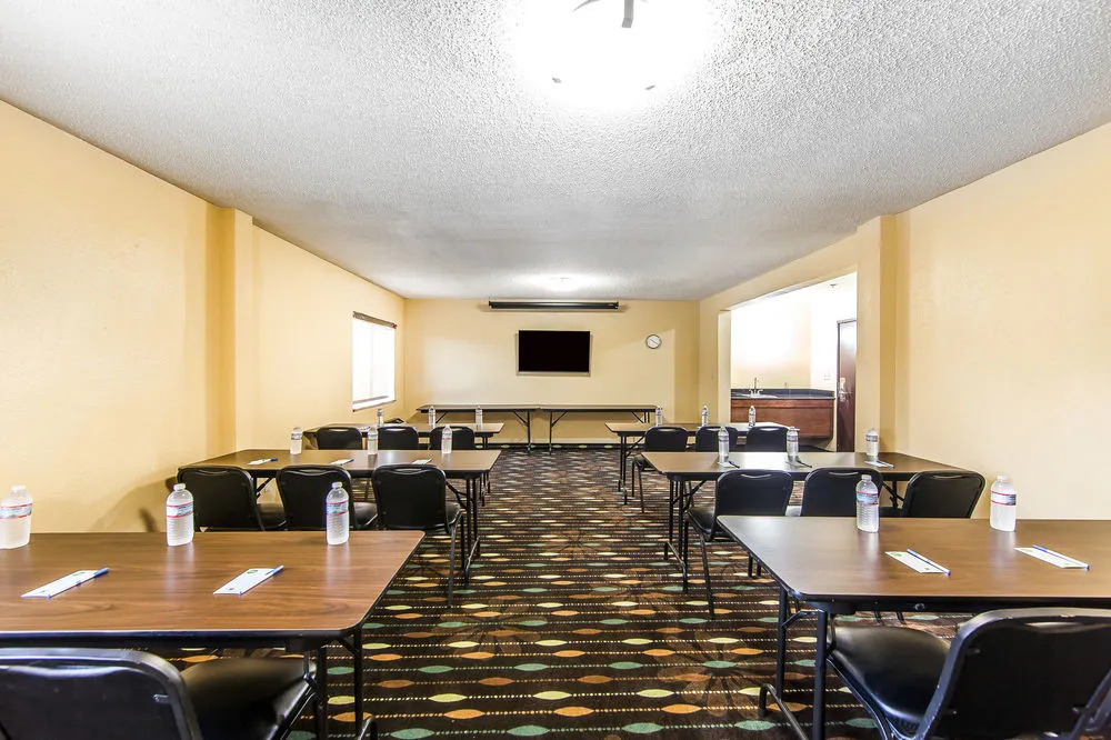 Comfort Inn & Suites Cleveland