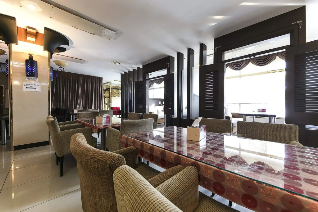 Jes Hot Spring Hotel
