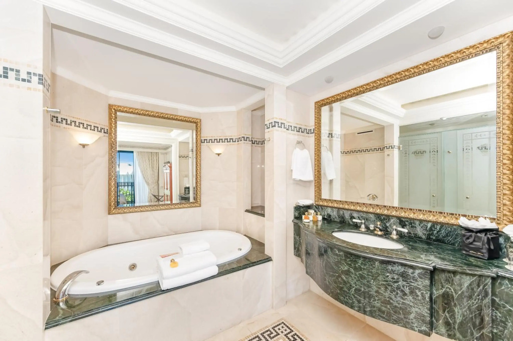 Imperial Hotel Gold Coast