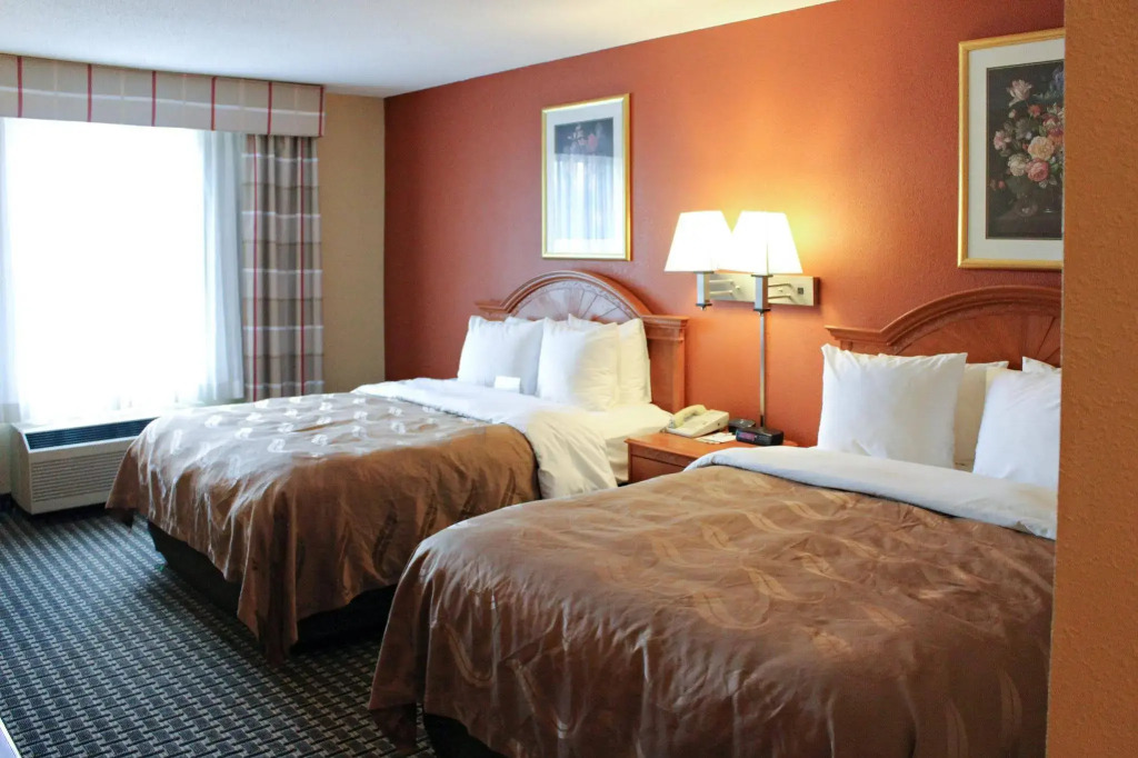 Quality Inn & Suites Cincinnati Sharonville