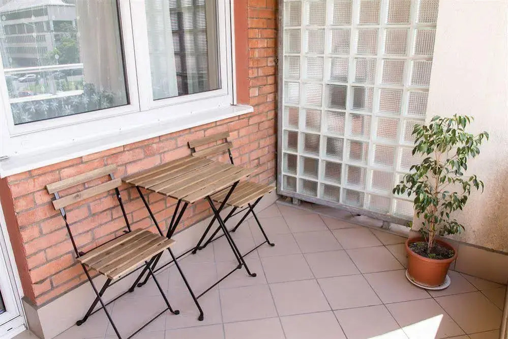 Far Home Apartments