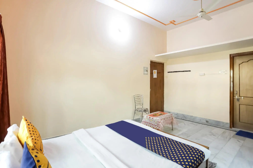 SPOT ON 78162 Maitri Paying Guest House