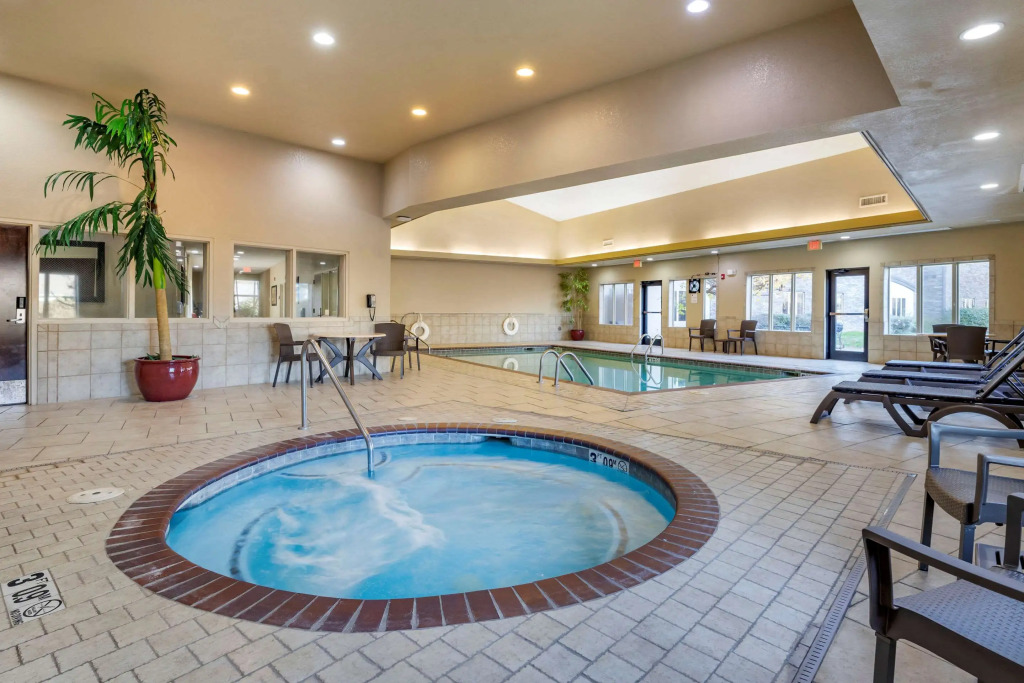 Comfort Inn Bentonville - Crystal Bridges