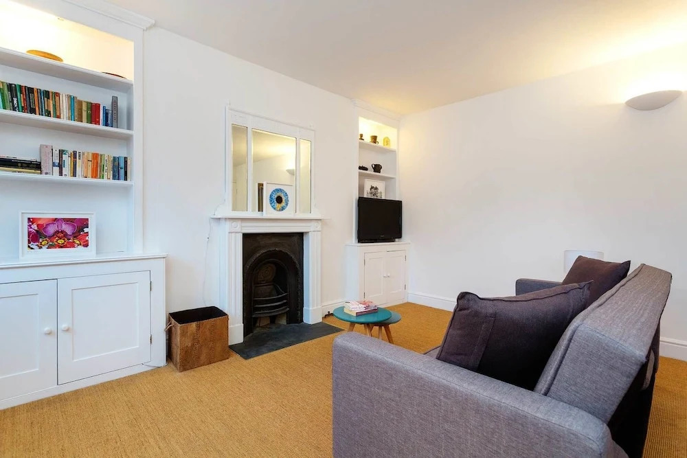 London Bridge Hideaway