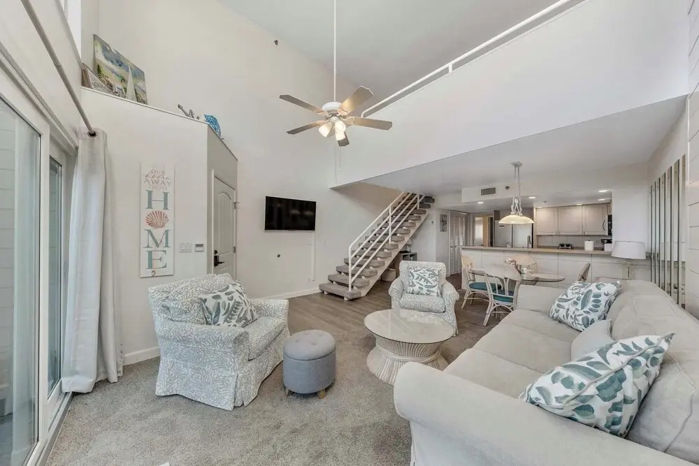 Beachfront Condo w/ Balcony on Manasota Key