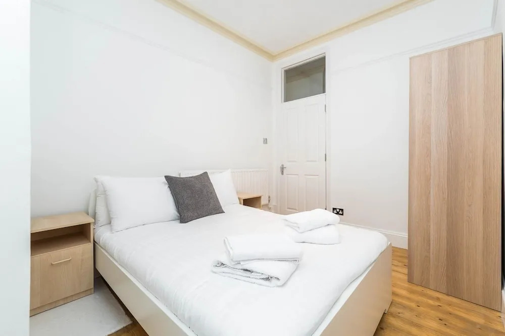 Super Exclusive 3 Bedroom Flat Heart of Chelsea