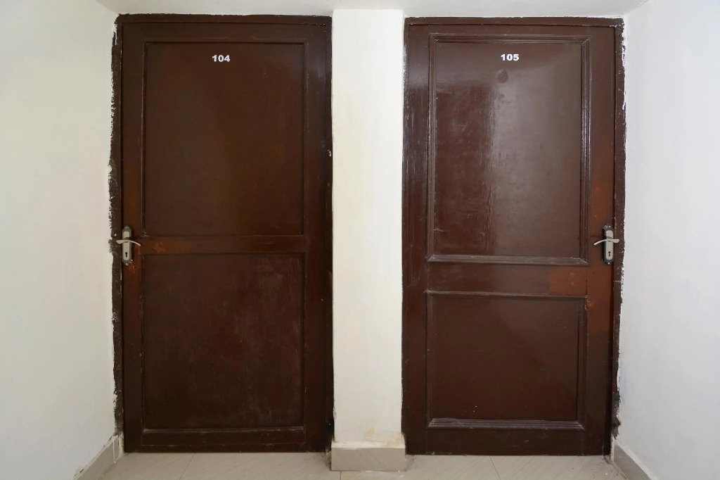 OYO 17133 Hotel Anmol