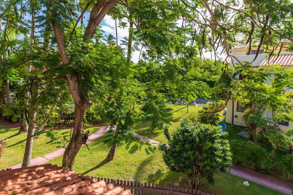 Cozy 3-Bedroom Apartment with Pool Access near Bavaro Beach