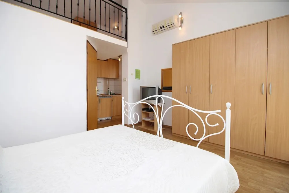 Apartments Ivona 6