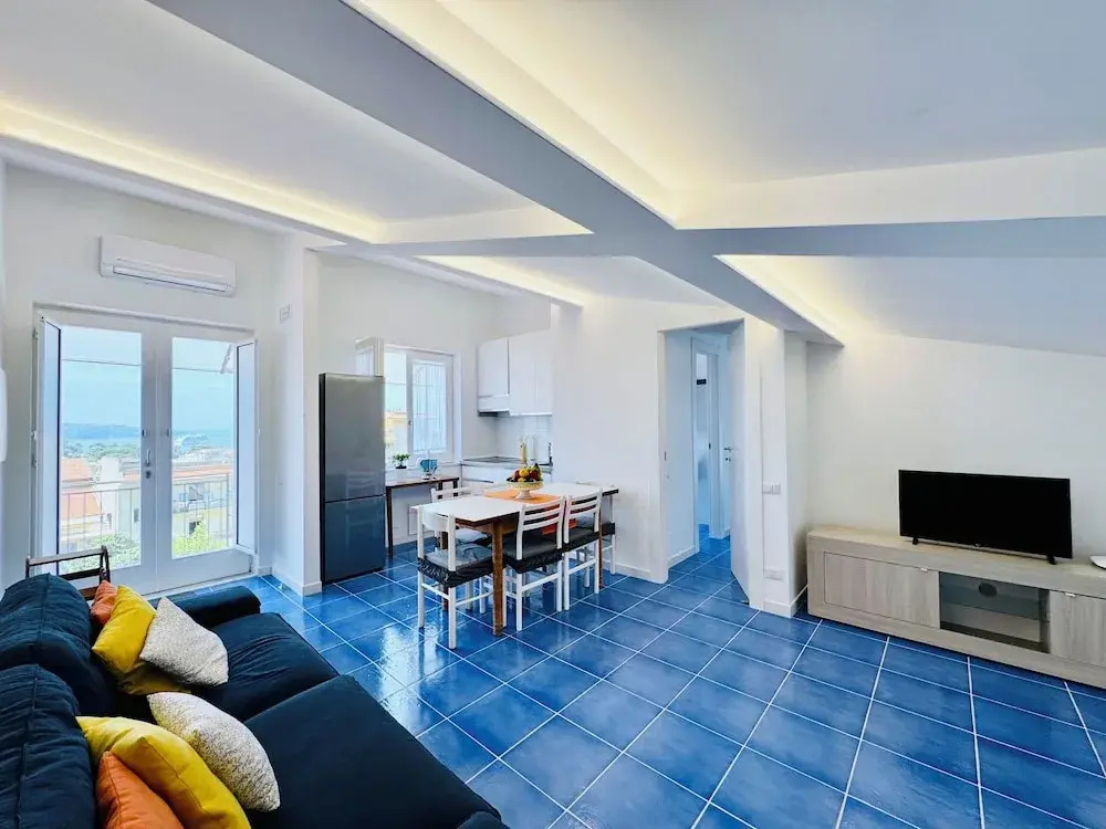 YourHome - La Famiglia Apartment