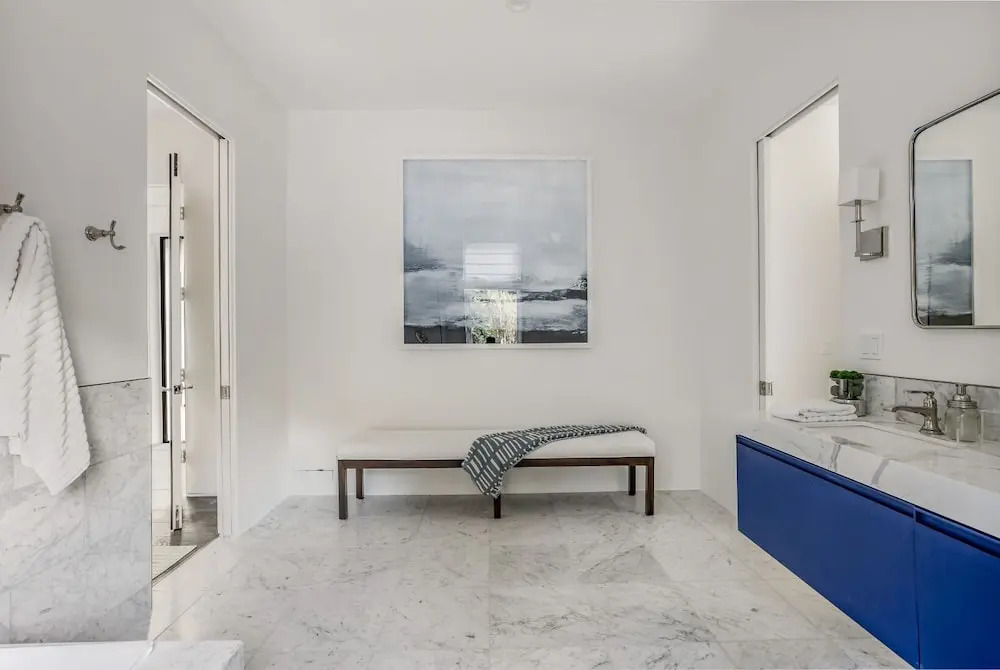 Laurel Canyon - Architectural Modern Estate With Pool & Landscaped Garden