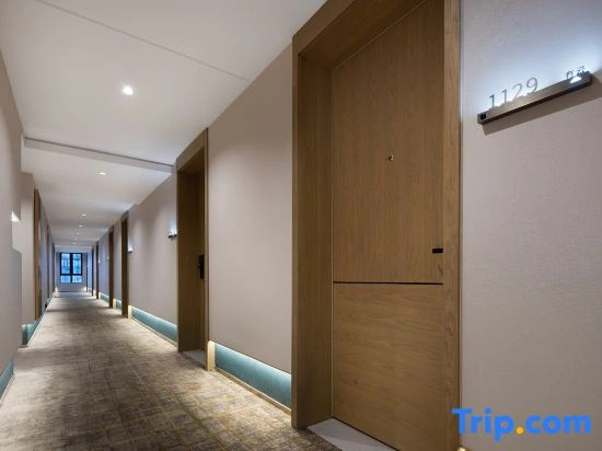 pure clouds Hotel