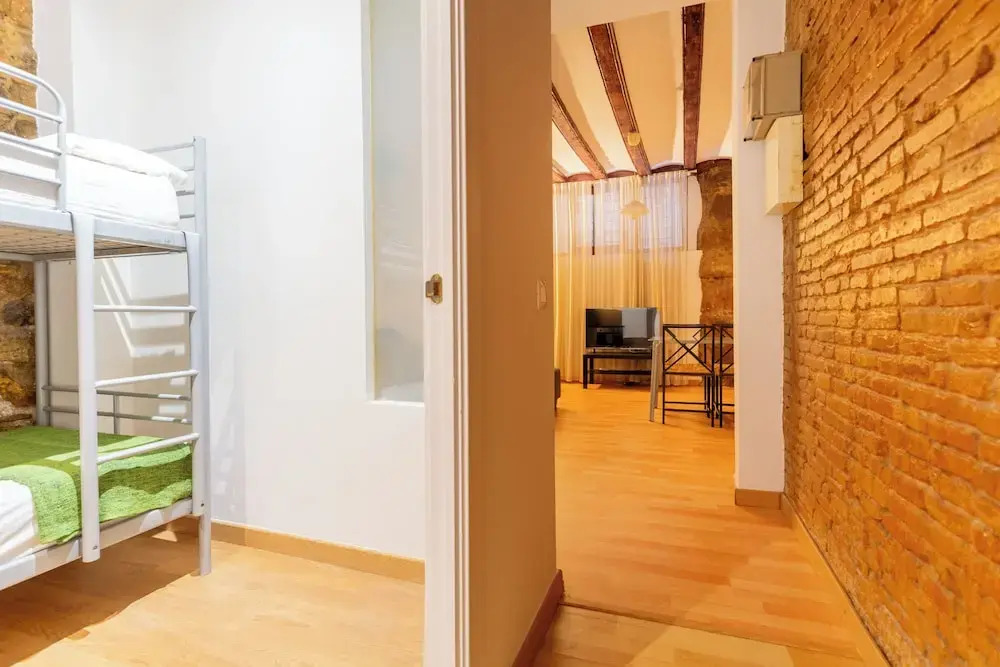 Apartment Near Las Ramblas For Families Or Friends
