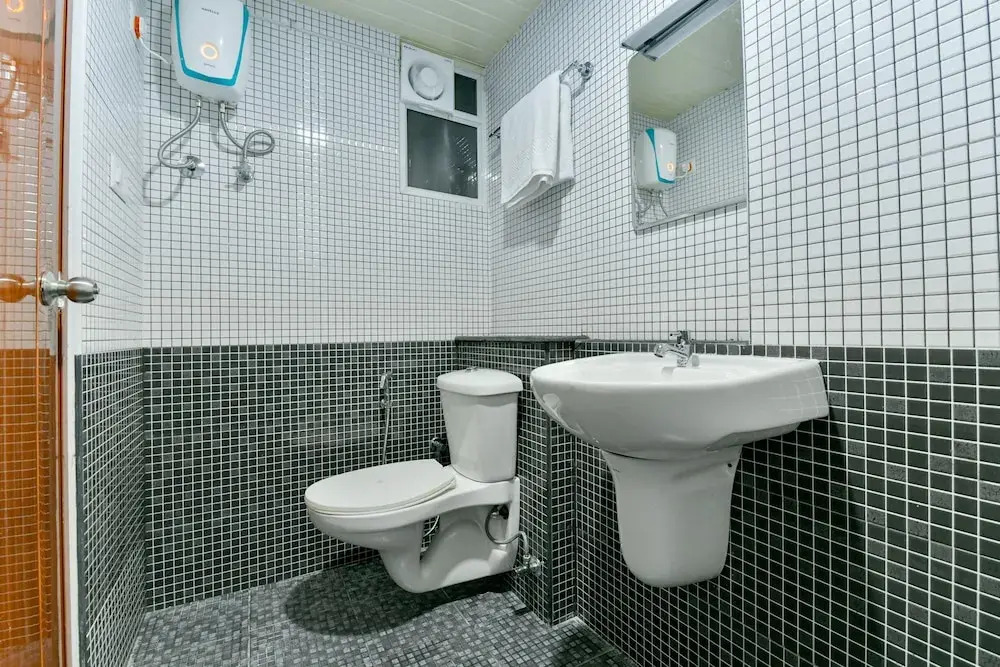 Sunpaul Dezira Blueberry by OYO Rooms