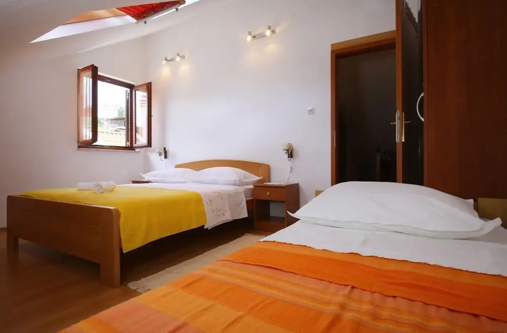 Neda - Perfect Location & Free Parking - A3