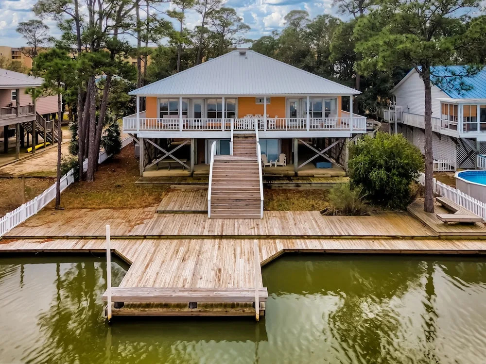 Screamin' Peace 1614 Cadillac 3 Bedroom Home by RedAwning