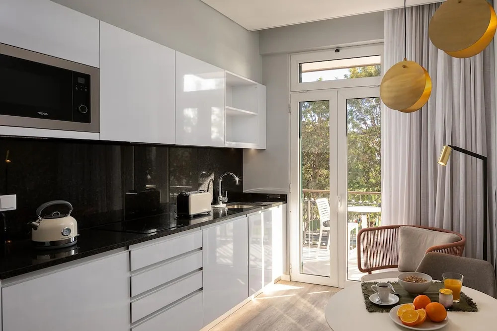 King David Suites 202 by Homie