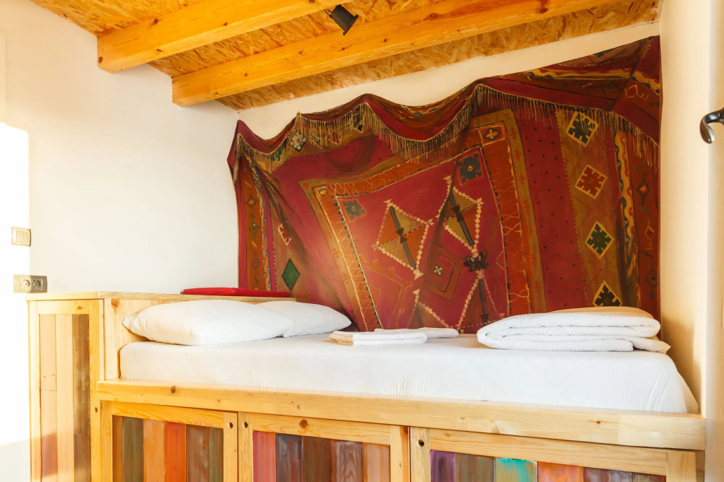 ArkaBarka Floating Hostel
