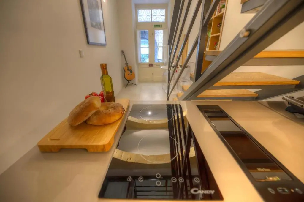 Cute and modern duplex apartment in ideal location RCAS1-1