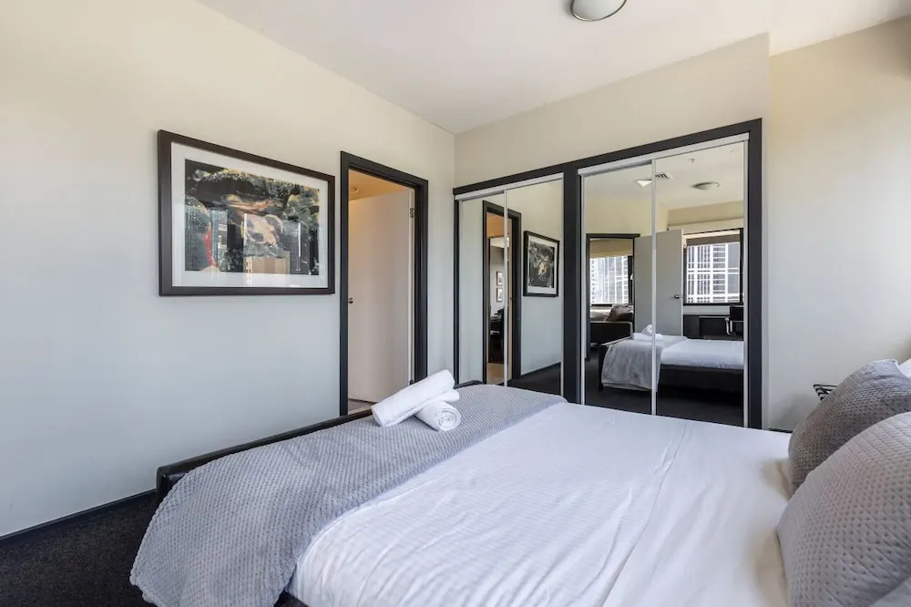 1714-250 Elizabeth, 2 Big Bedrooms, Heart of Melbourne CBD