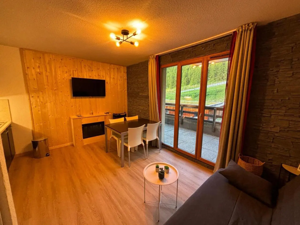 Duplex rénové - 3 CHAMBRES 8 PERS dernier étage