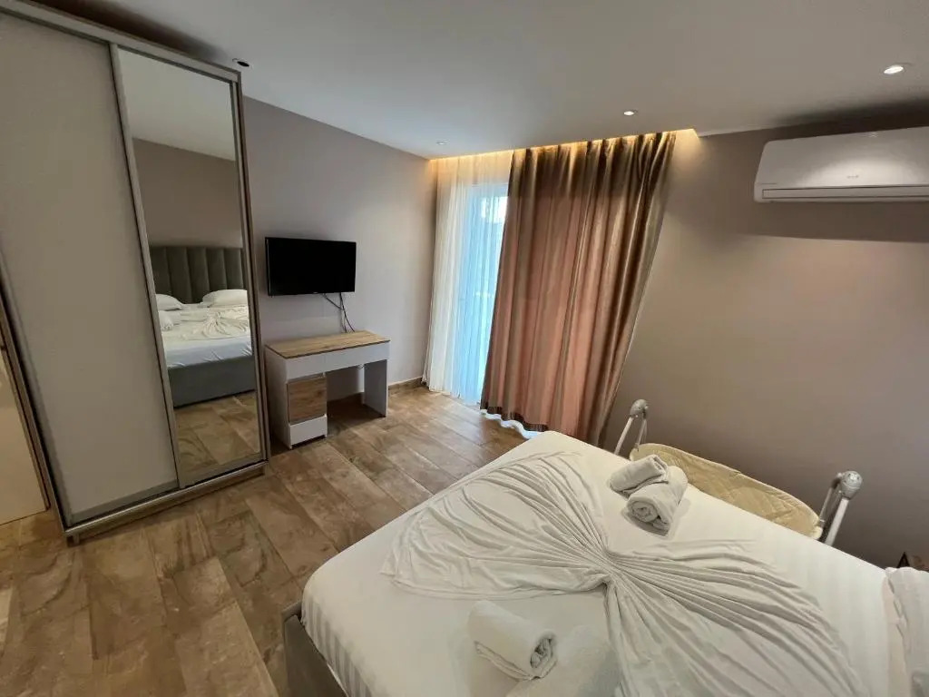 Armando Apartments