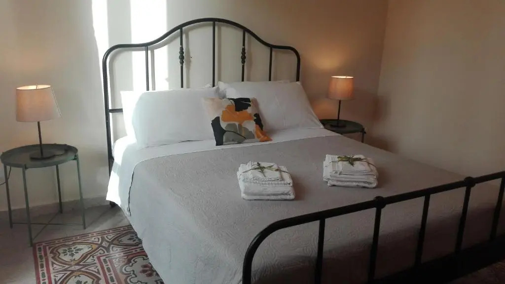 RUNFULIA Apartments & Rooms