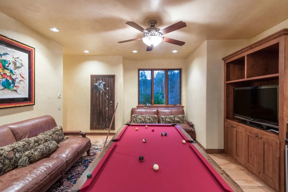 Stonegate Chalet - 4 Br Home