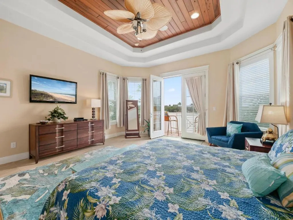 Lost Treasure, New Property, 3 BR+, Guest Suite, Ocean View, Pets, Sleeps 8