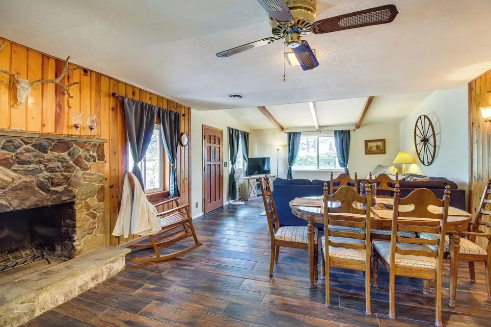 Furnished Porch + Gas Grill: Lakeside Cottage Stay