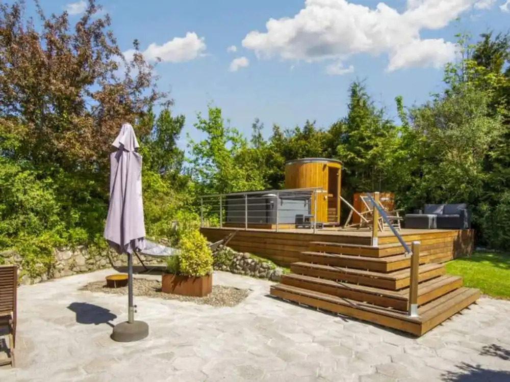 5 Star Holiday Home in Ronde