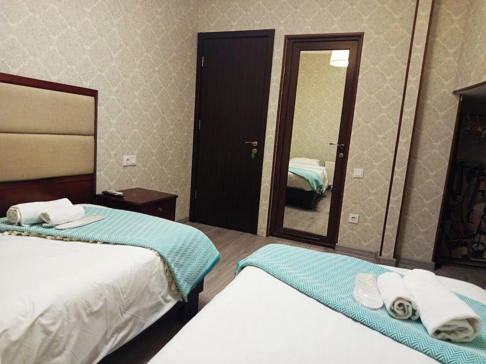 Room N 6 by Kraveli