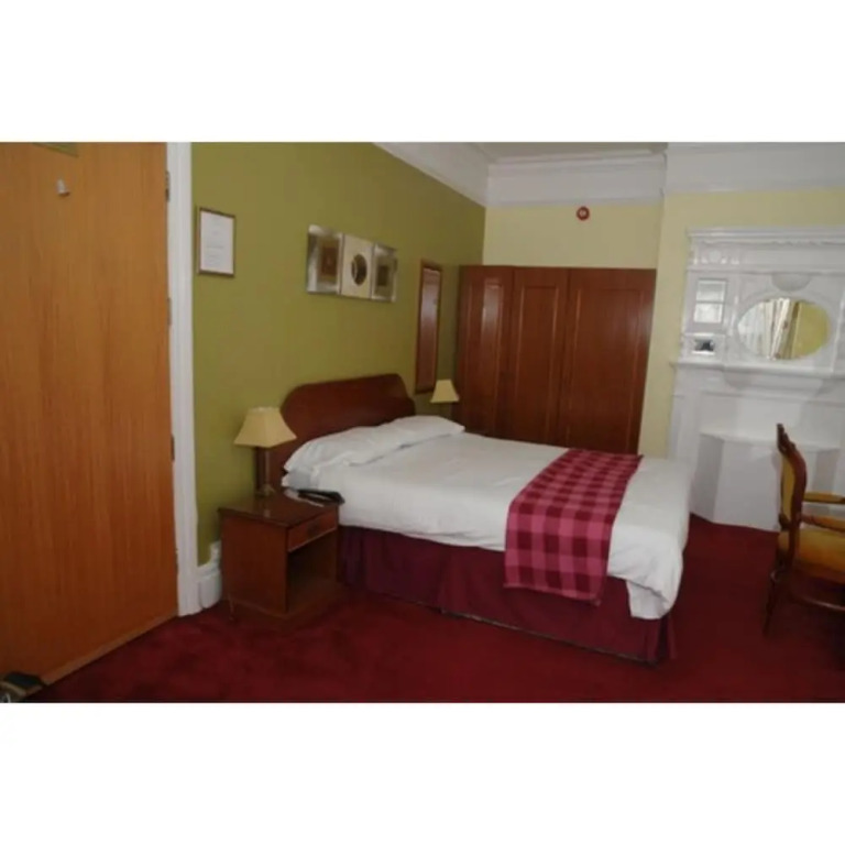 Wimblehurst Hotel