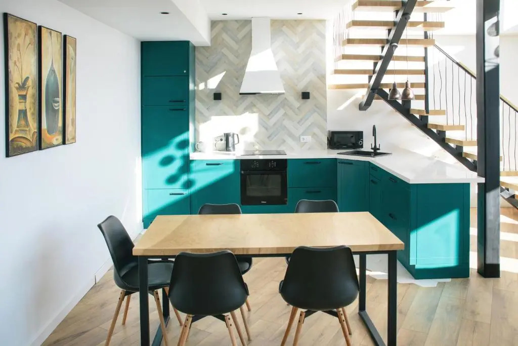 George Snow Apartments in New Gudauri - fireplace, 50m to Gondola lift