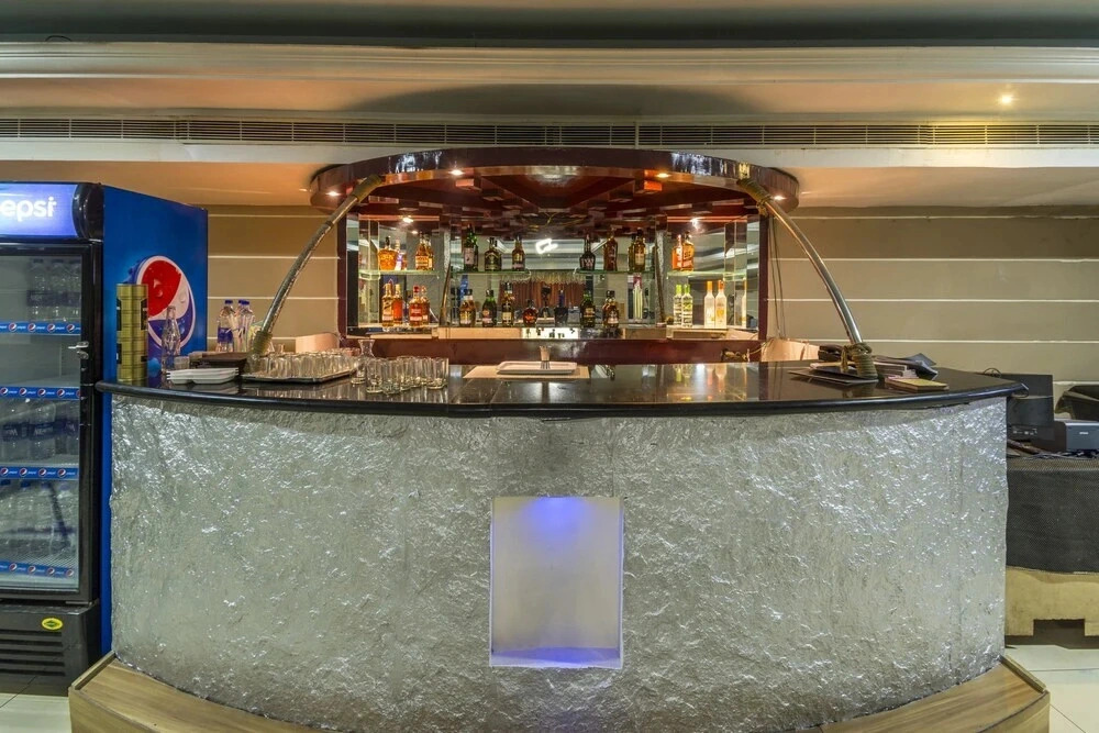 K & M International Business Hotel