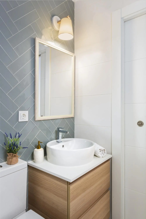 Lovely 3-bedroom Apartment Near Alameda Juan Rabadan I