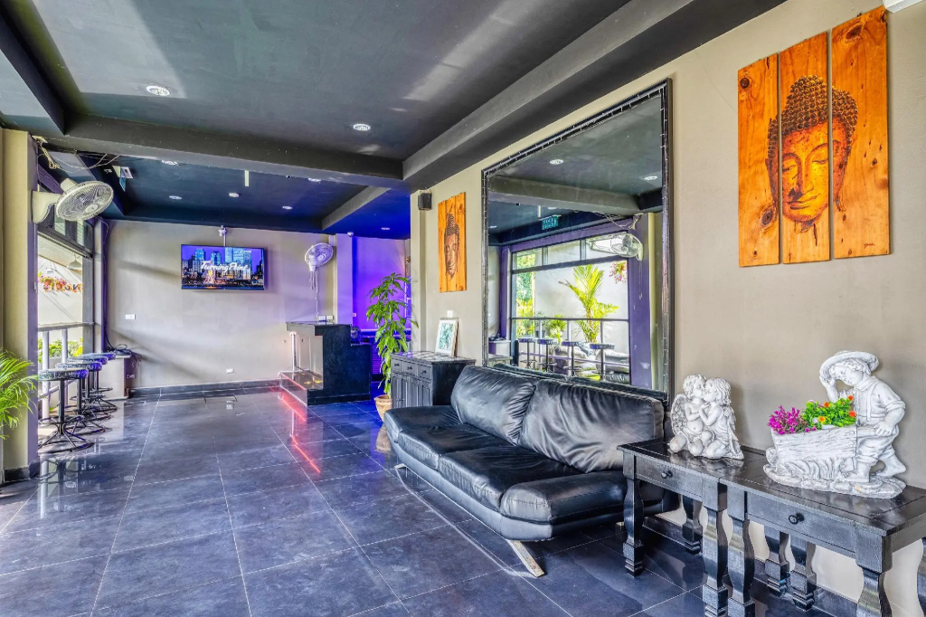 Noble House Patong